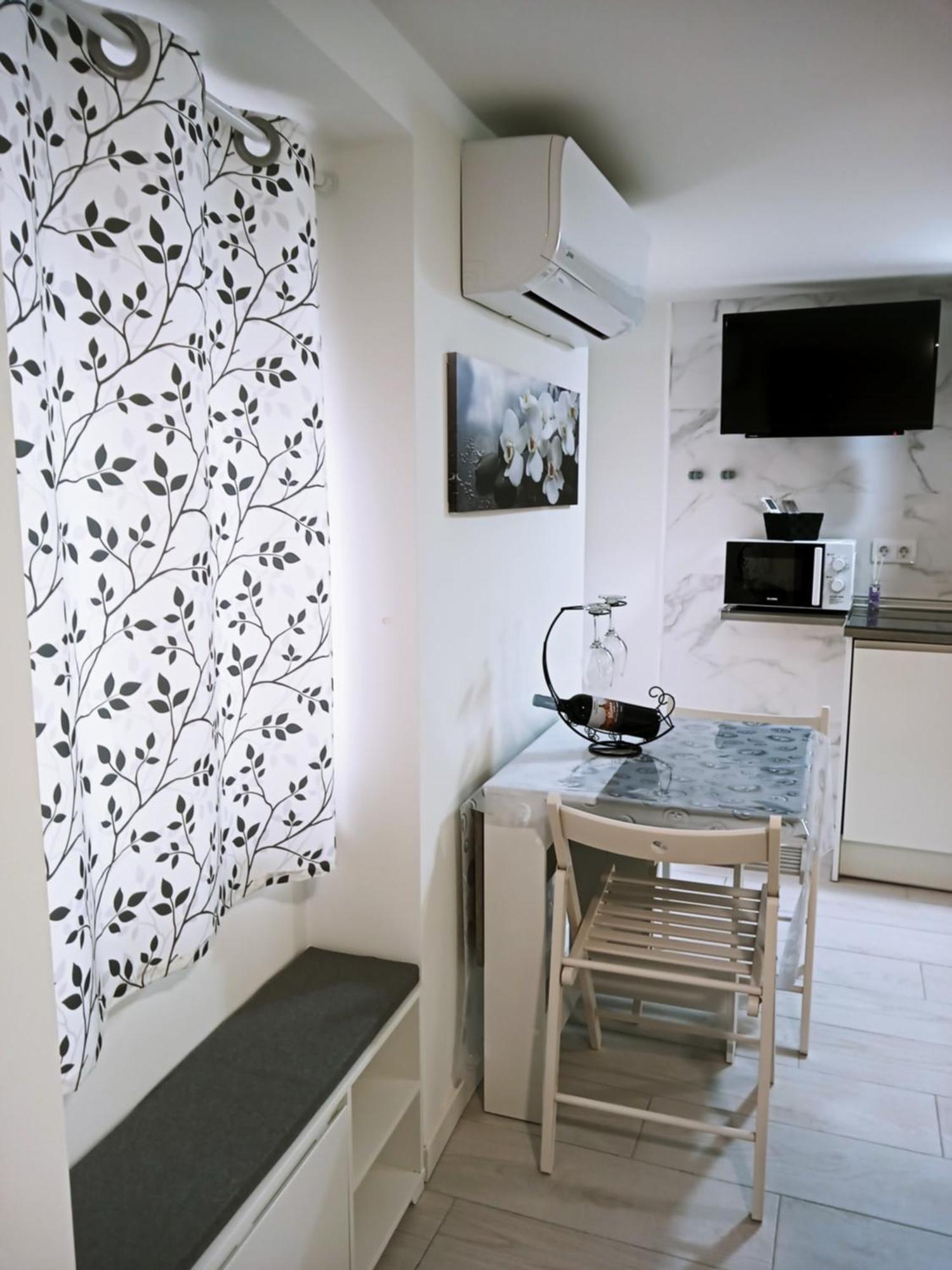 Apartamentos "El Balconico" Arguedas Ngoại thất bức ảnh